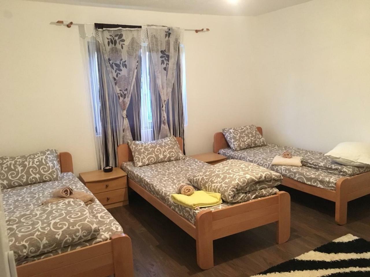 Apartmani ,,Bato,, シェニツァ エクステリア 写真